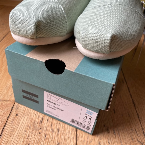 TOMS Alpargata Mint Women’s 8.5 BRAND NEW IN BOX - Picture 5 of 5